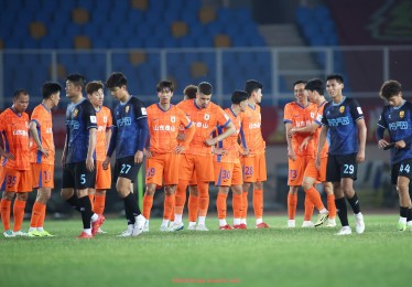 杏彩体育-英超球队是否存在外援名额限制？相关政策解读