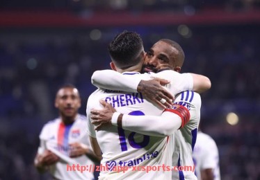 杏彩体育-世俱杯比赛边后卫助攻次数统计排行及战术作用