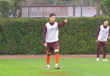 杏彩体育-德甲足球队经典队服设计及背后文化故事介绍