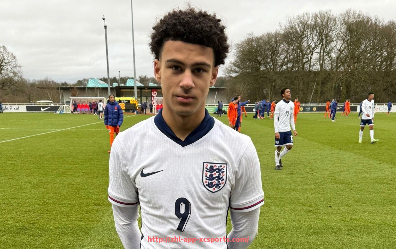 杏彩体育-意甲球队与英超球队有哪些交集？球队合作与竞争